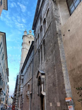 UNA COLONNA IN SAN LORENZO - GenovaInRelax Genova